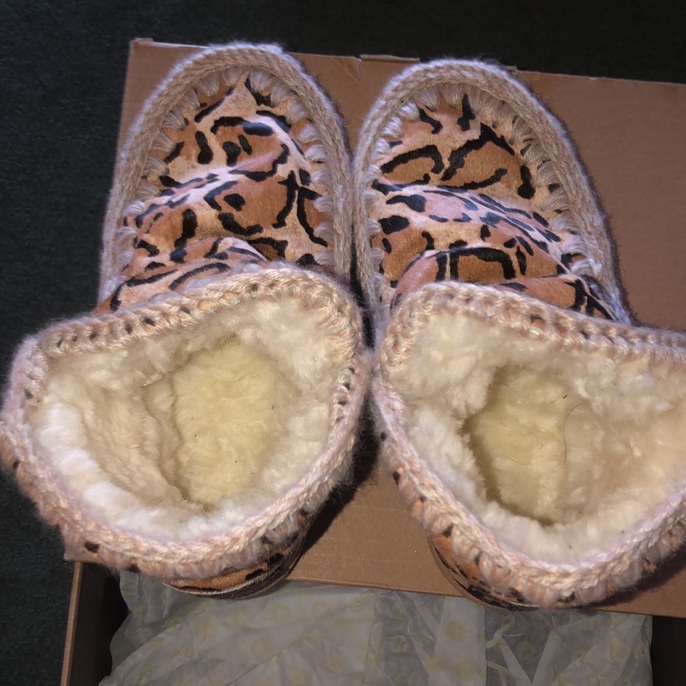 Rare!! Leopard animal print Mou boots - Picture 6 of 13